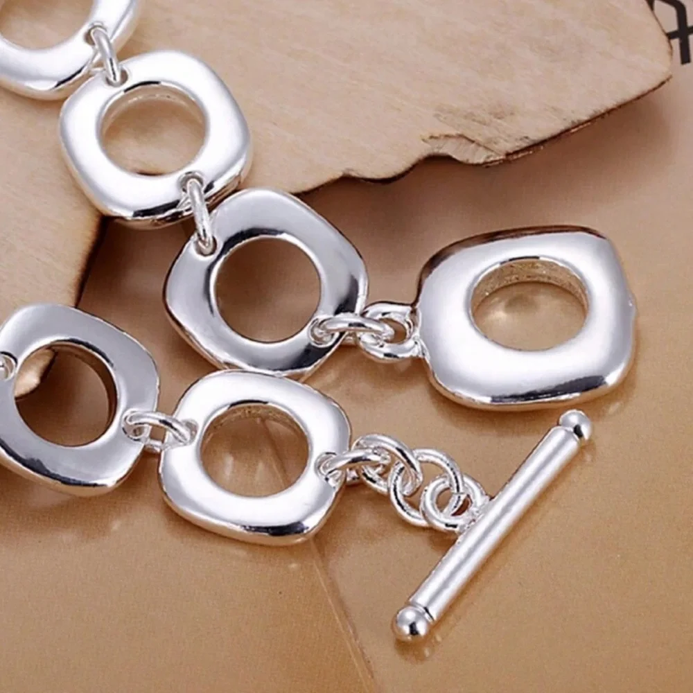 Elegant Silver Plated Link Toggle Bracelet - Picture 5 of 5